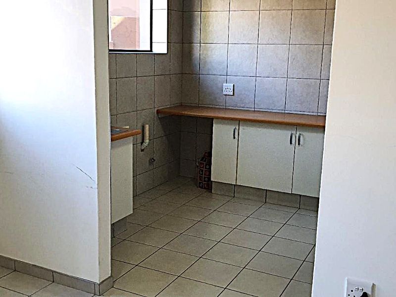 1 BED 1 BATH APARTMENT TO LET IN VICTORY PARK - Photo 2