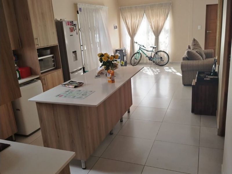 Stylish Modern Living in the Heart of Arcata - Photo 7