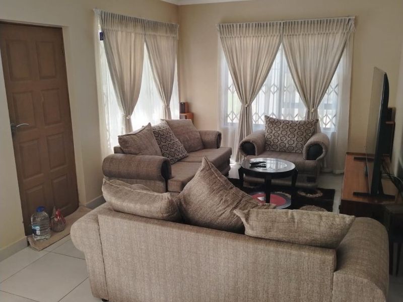 Stylish Modern Living in the Heart of Arcata - Photo 5