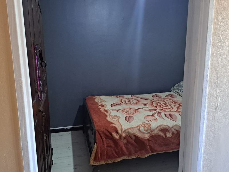 Two bedroom  unit with garden in secure complex - Photo 10