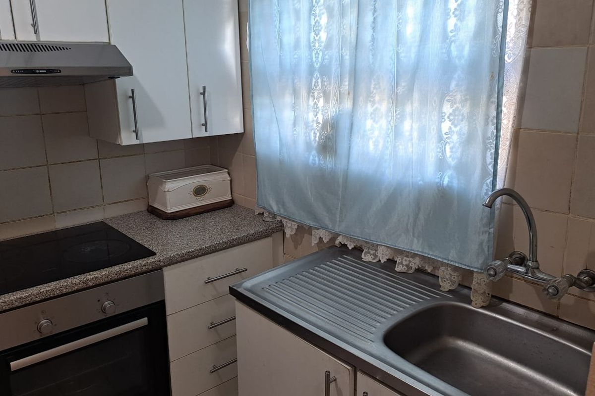 Two bedroom  unit with garden in secure complex - Photo 3