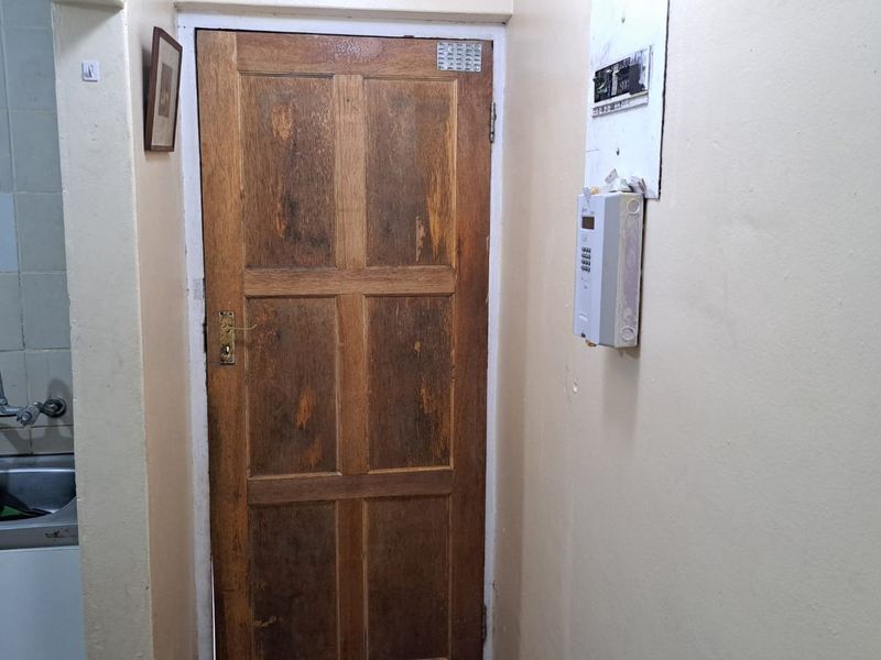 Two bedroom  unit with garden in secure complex - Photo 6