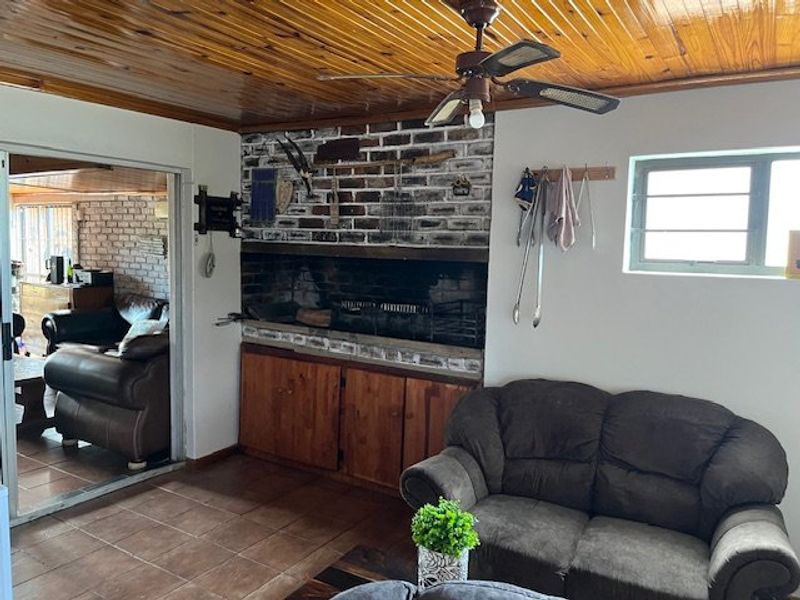 This Property in Scheepers Hoogte, Uitenhage is a Gem!  - Photo 5