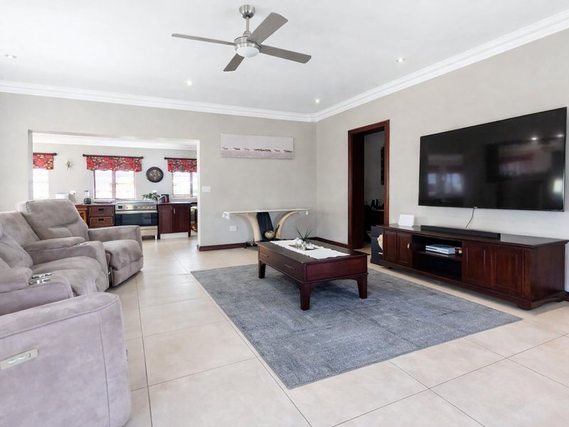 Charming Family Home in Sought-After Double Enclosed Village – Sunward Park, Boksburg - Photo 8