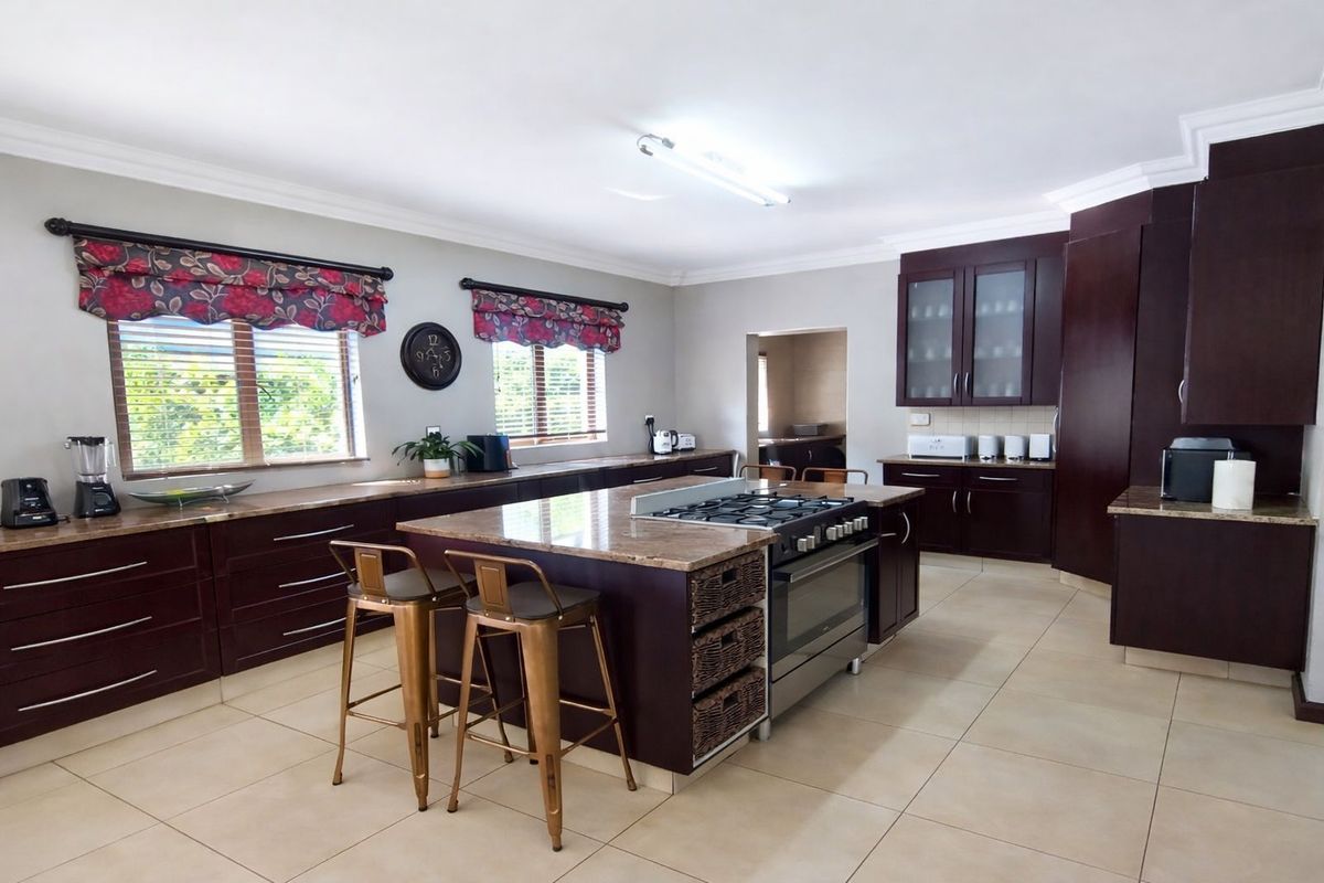 Charming Family Home in Sought-After Double Enclosed Village – Sunward Park, Boksburg - Photo 2