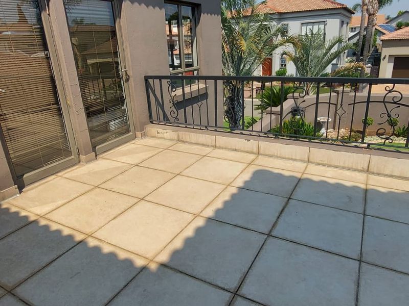 Charming Family Home in Sought-After Double Enclosed Village – Sunward Park, Boksburg - Photo 10