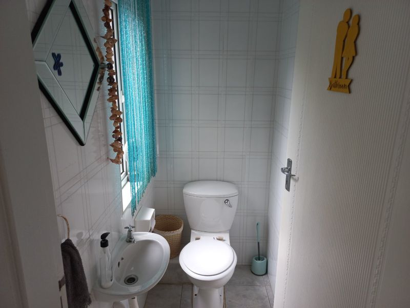 Georgeous 4 bedroom Home with breathtaking Sea Views Leisure Bay - Photo 9