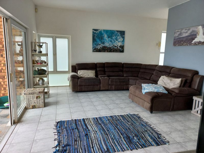 Georgeous 4 bedroom Home with breathtaking Sea Views Leisure Bay - Photo 7