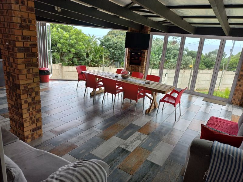 Georgeous 4 bedroom Home with breathtaking Sea Views Leisure Bay - Photo 4