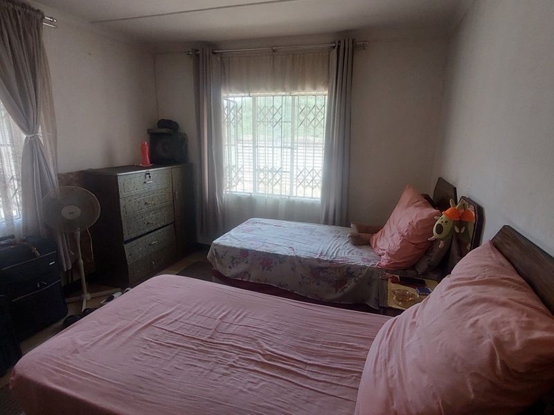 Apartment building for sale in Silverglen - Photo 10