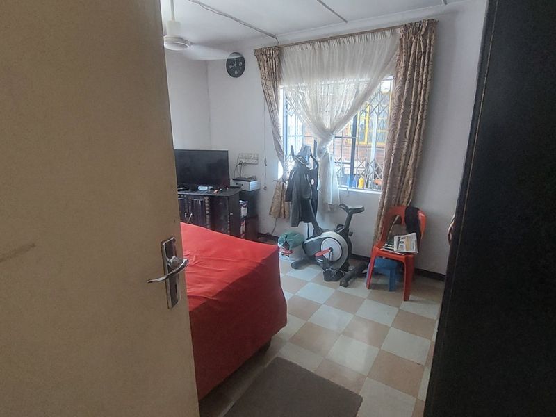 Apartment building for sale in Silverglen - Photo 6