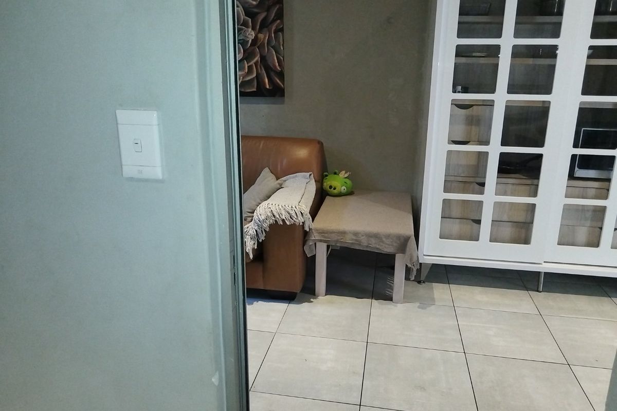 Stunning 1 Bedroom Apartment for sale  - Photo 3