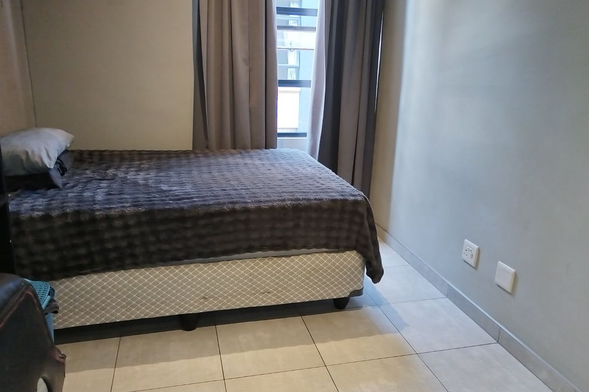 Stunning 1 Bedroom Apartment for sale  - Photo 2