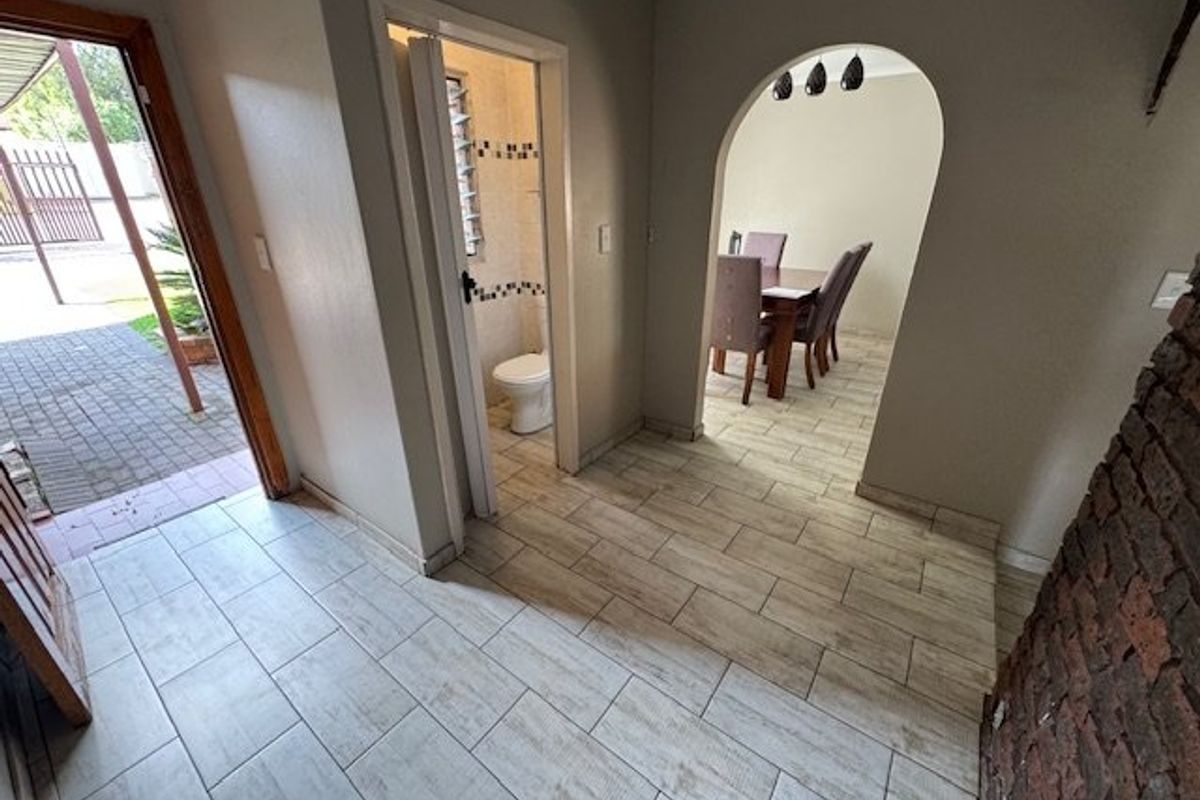 Spacious Family Home with Versatile Living - Photo 4
