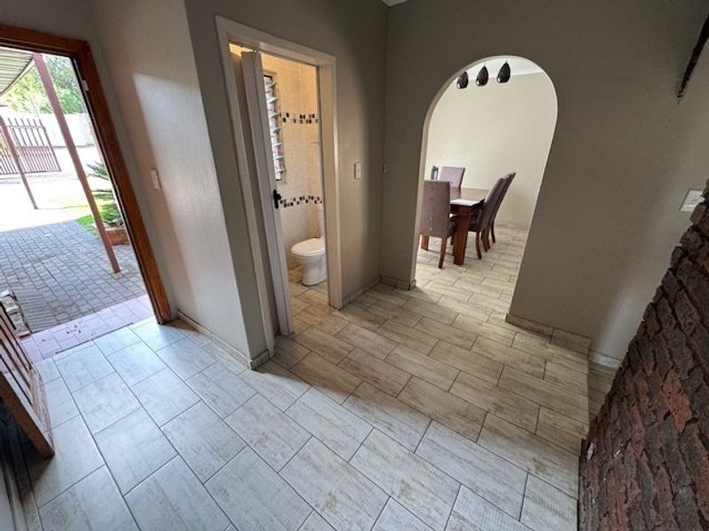 Spacious Family Home with Versatile Living - Photo 4