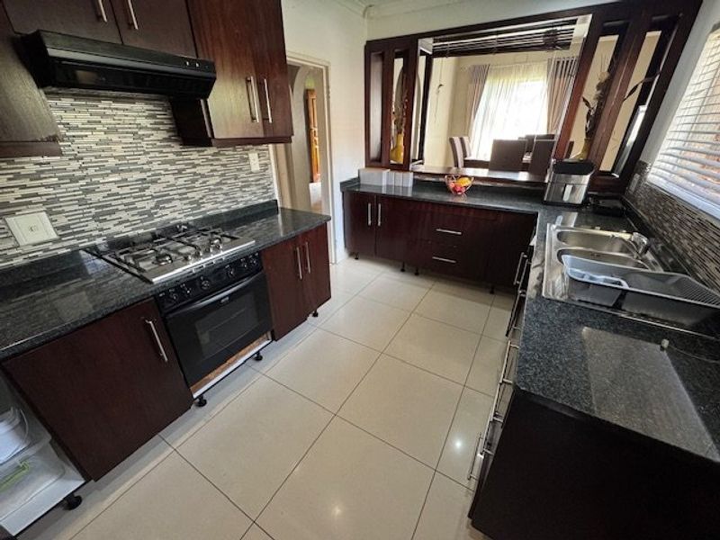 Spacious Family Home with Versatile Living - Photo 7