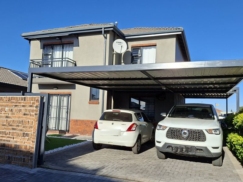 Three bedroom house for sale in Protea west - Photo 2