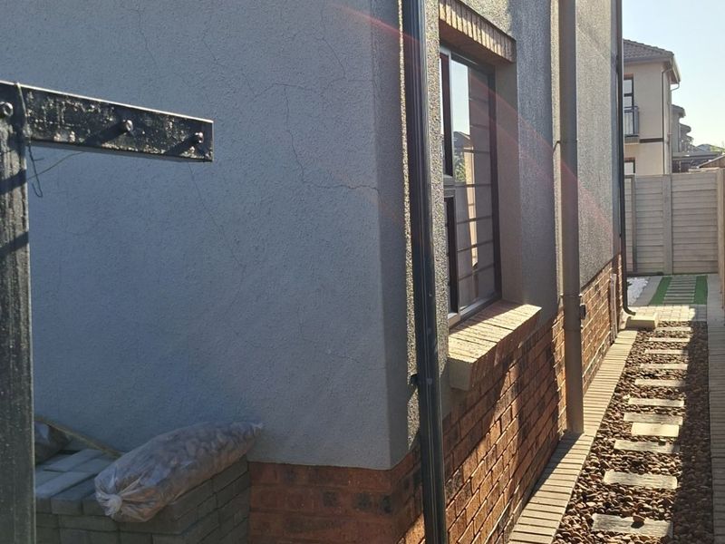 Three bedroom house for sale in Protea west - Photo 10