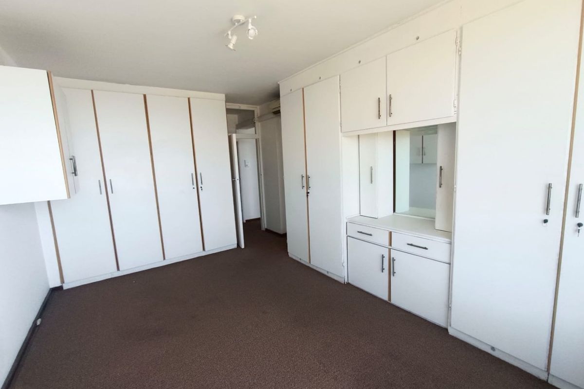"Introducing a hot listing in the vibrant Point Waterfront  - Photo 4