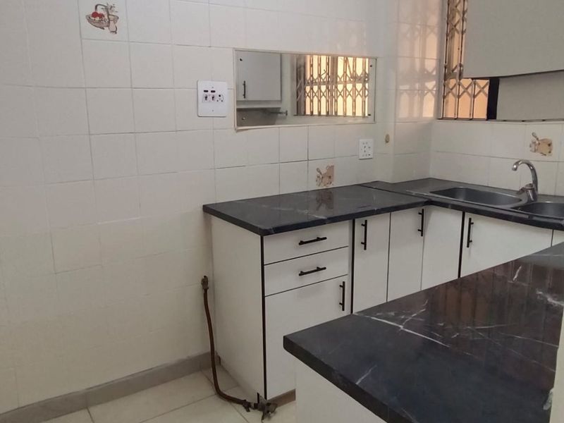 "Introducing a hot listing in the vibrant Point Waterfront  - Photo 3