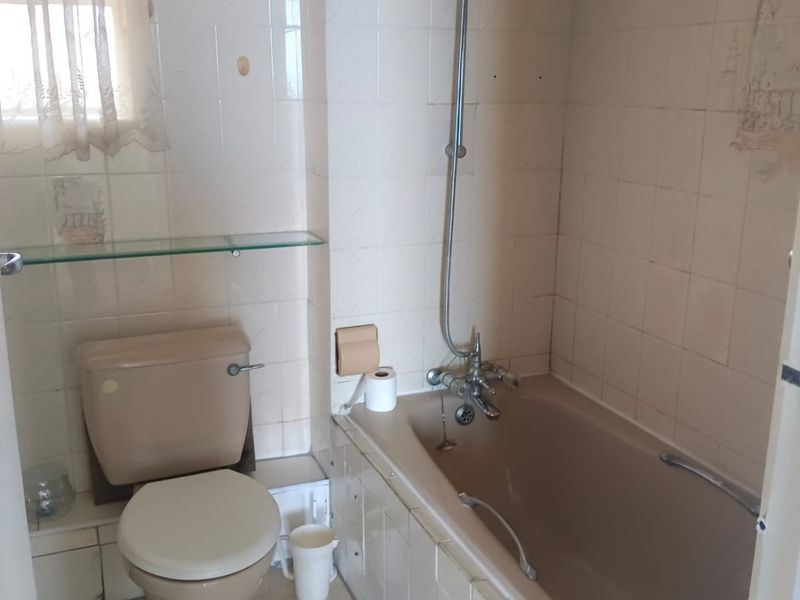 "Introducing a hot listing in the vibrant Point Waterfront  - Photo 8