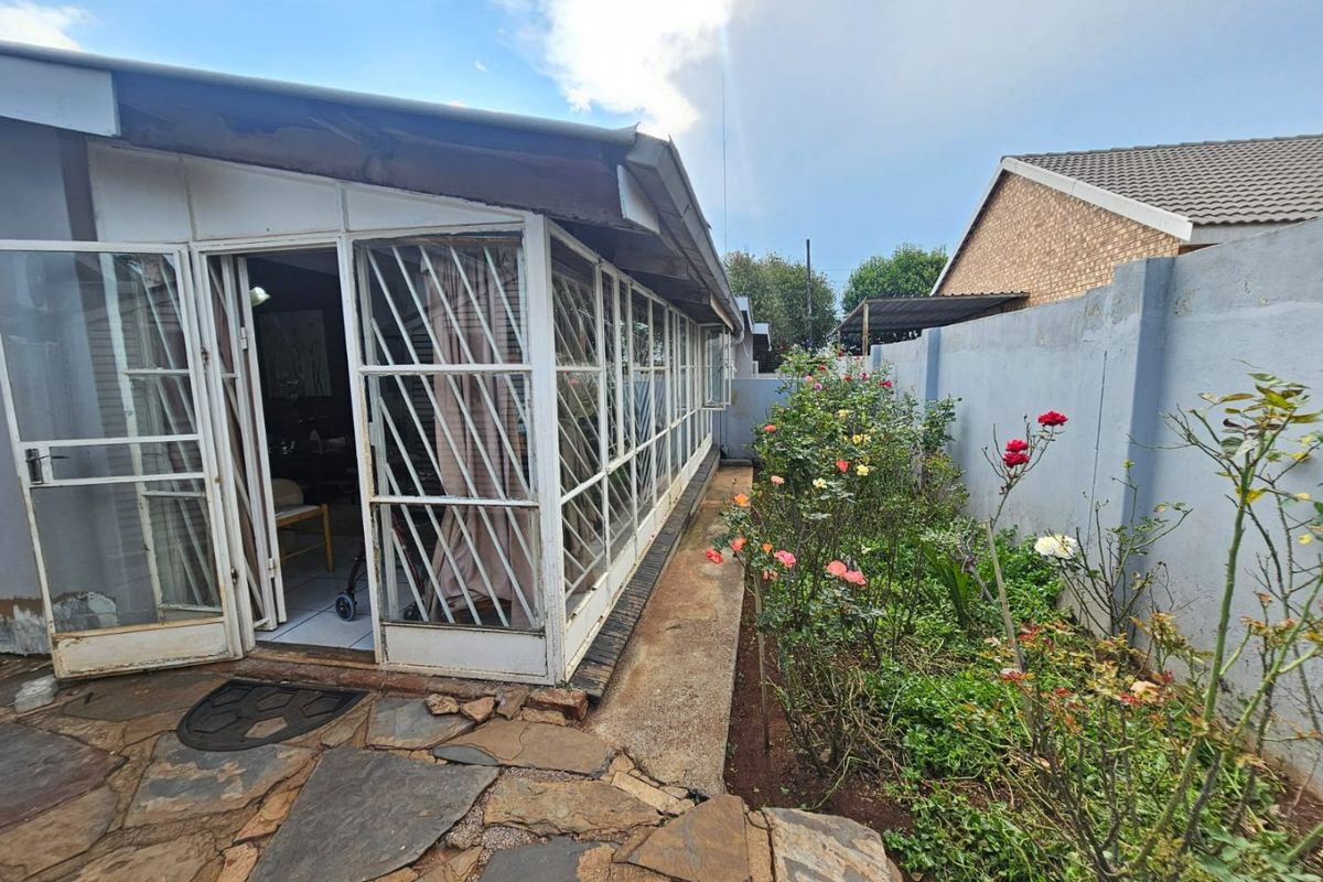 A Lovely 3 bedroom 2 bathroom house for rent in Erasmia - Photo 5