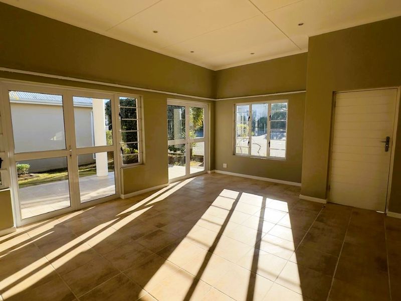 Captivating Charm! .... Modern with superb Finishes - Photo 2