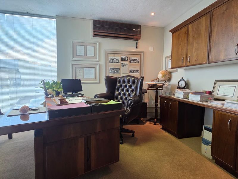 Turnkey Commercial Opportunity – Fully Furnished & Ready to Trade - Photo 10