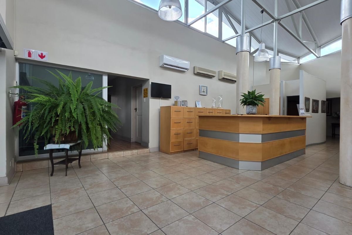 Turnkey Commercial Opportunity – Fully Furnished & Ready to Trade - Photo 4