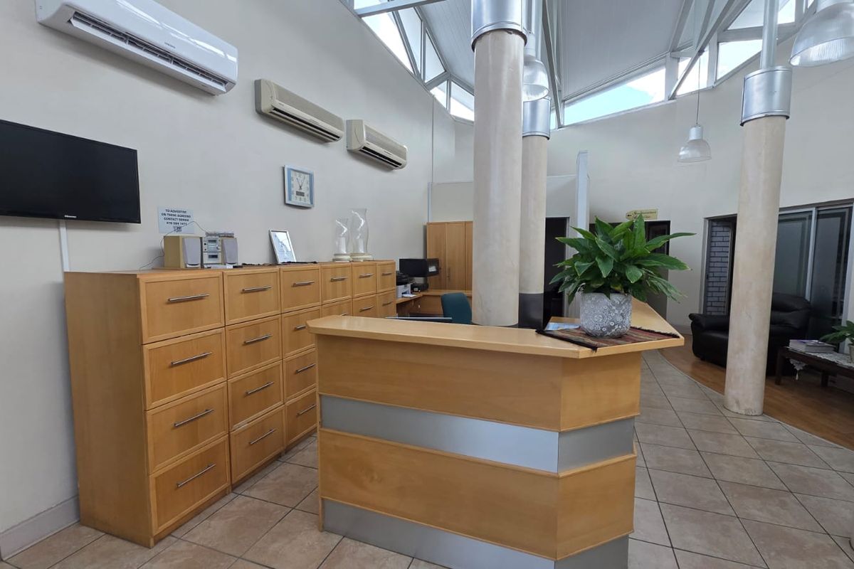 Turnkey Commercial Opportunity – Fully Furnished & Ready to Trade - Photo 5