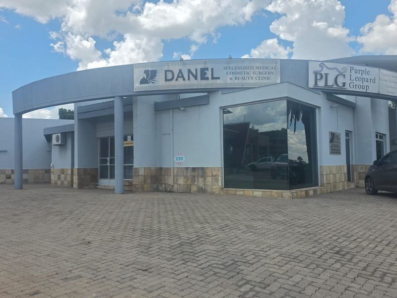 Turnkey Commercial Opportunity – Fully Furnished & Ready to Trade - Photo 2