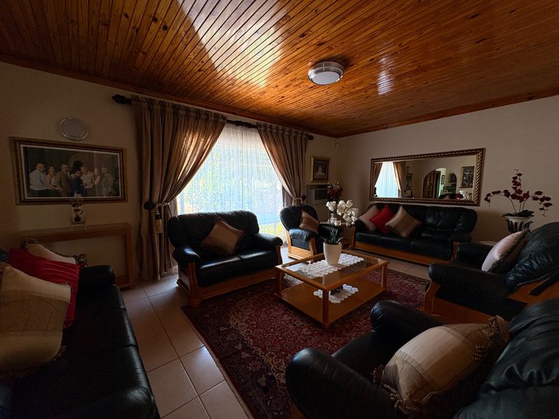 Big, Beautiful Family Home with Space to Live, Grow & Play - Photo 7