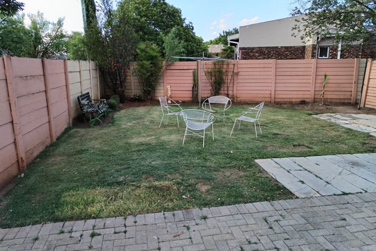 Spacious Family Home with Rental Income Potential in La Hoff - Photo 4