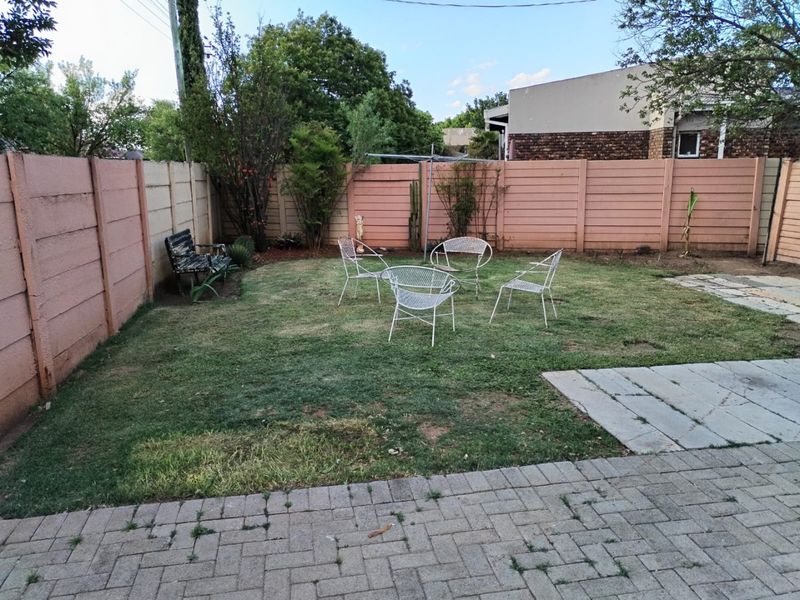 Spacious Family Home with Rental Income Potential in La Hoff - Photo 4