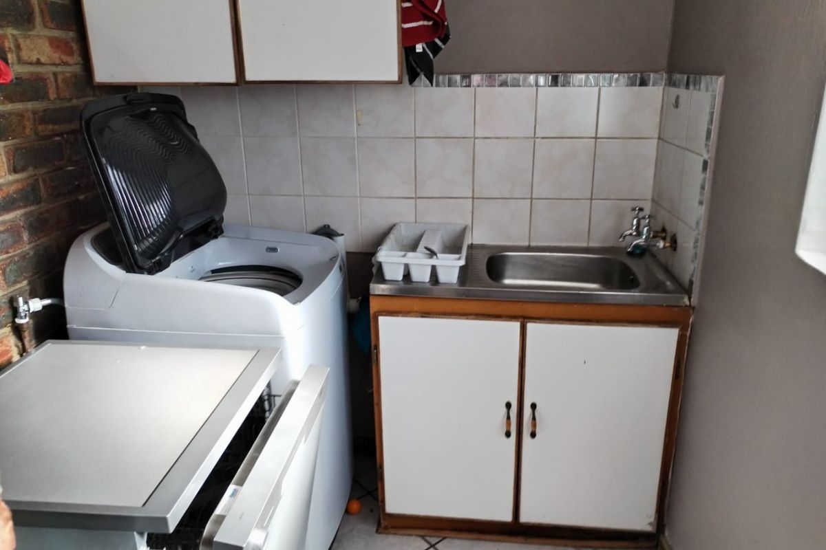 Spacious Family Home with Rental Income Potential in La Hoff - Photo 5