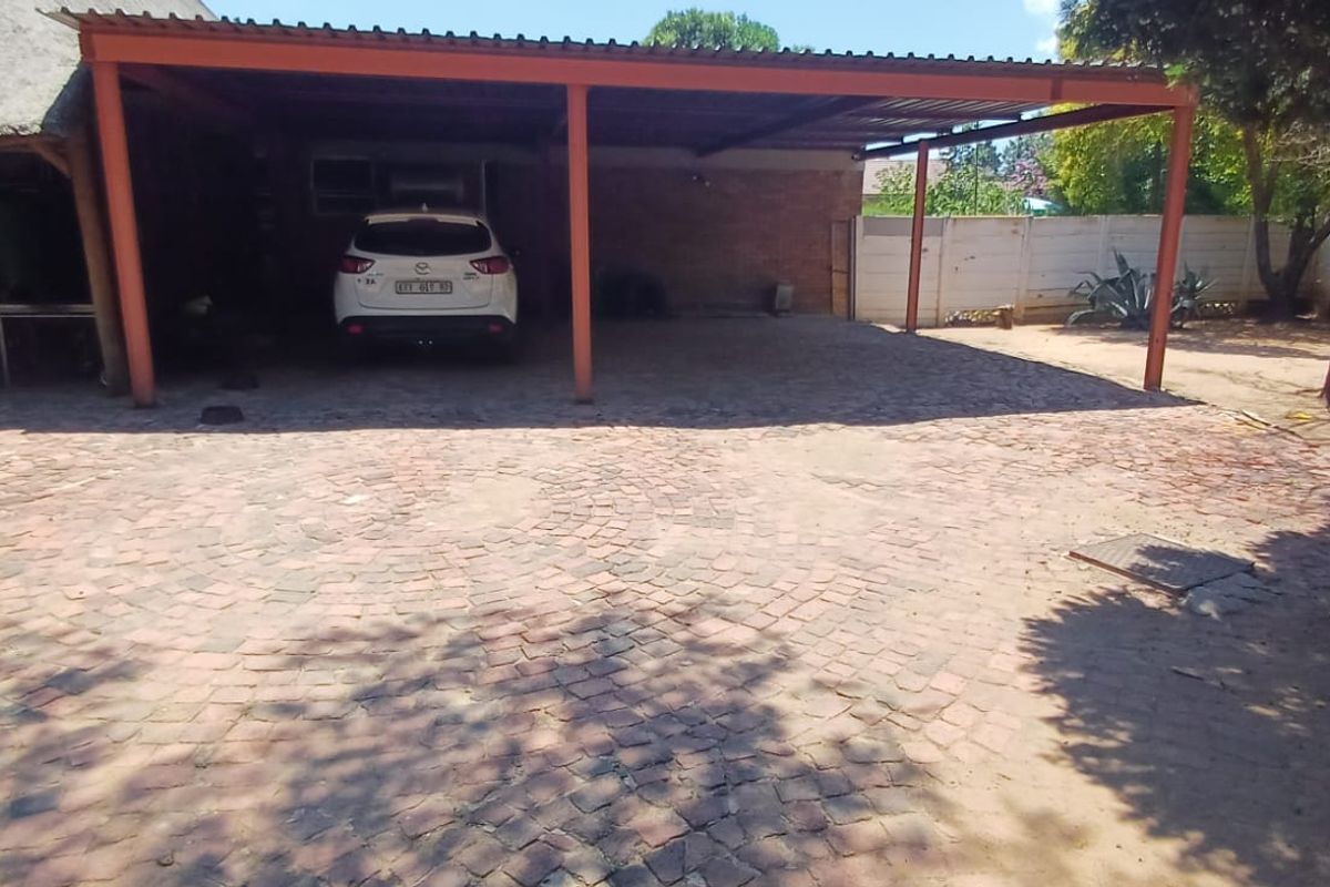 Spacious Family Home with Rental Income Potential in La Hoff - Photo 2