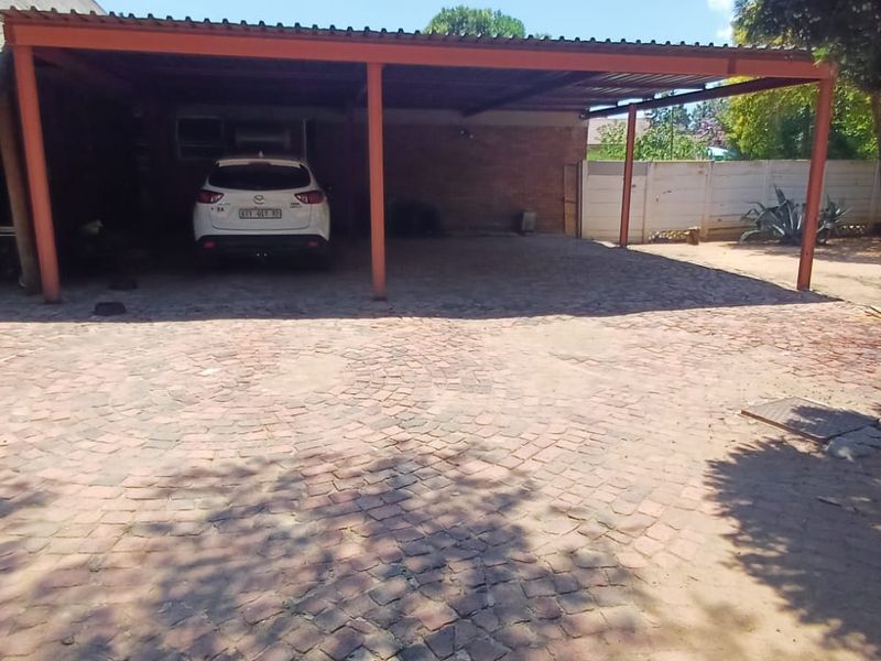 Spacious Family Home with Rental Income Potential in La Hoff - Photo 2