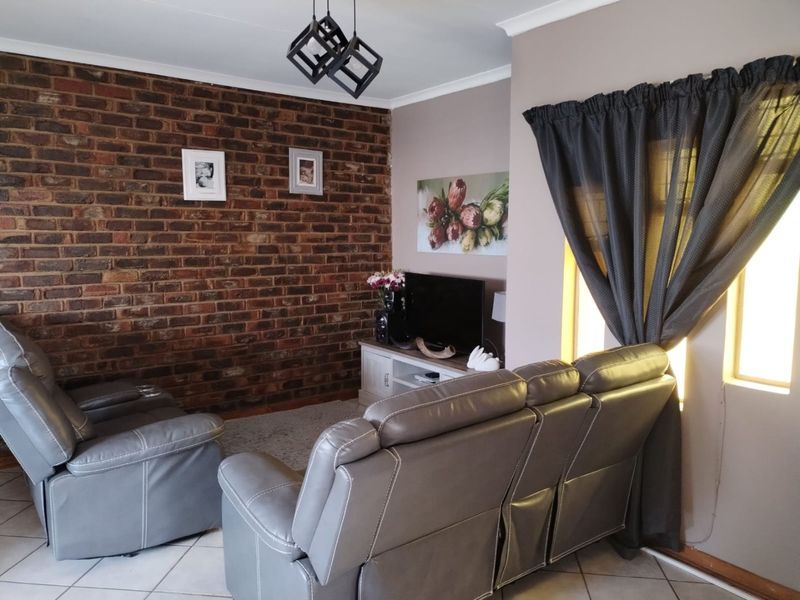 Spacious Family Home with Rental Income Potential in La Hoff - Photo 9