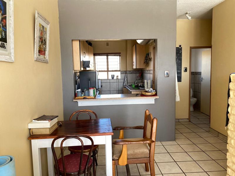 Modern Student Studio Apartment Near NWU – Excellent Investment Opportunity - Photo 3