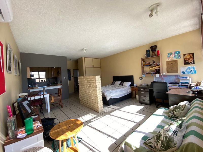 Modern Student Studio Apartment Near NWU – Excellent Investment Opportunity - Photo 6