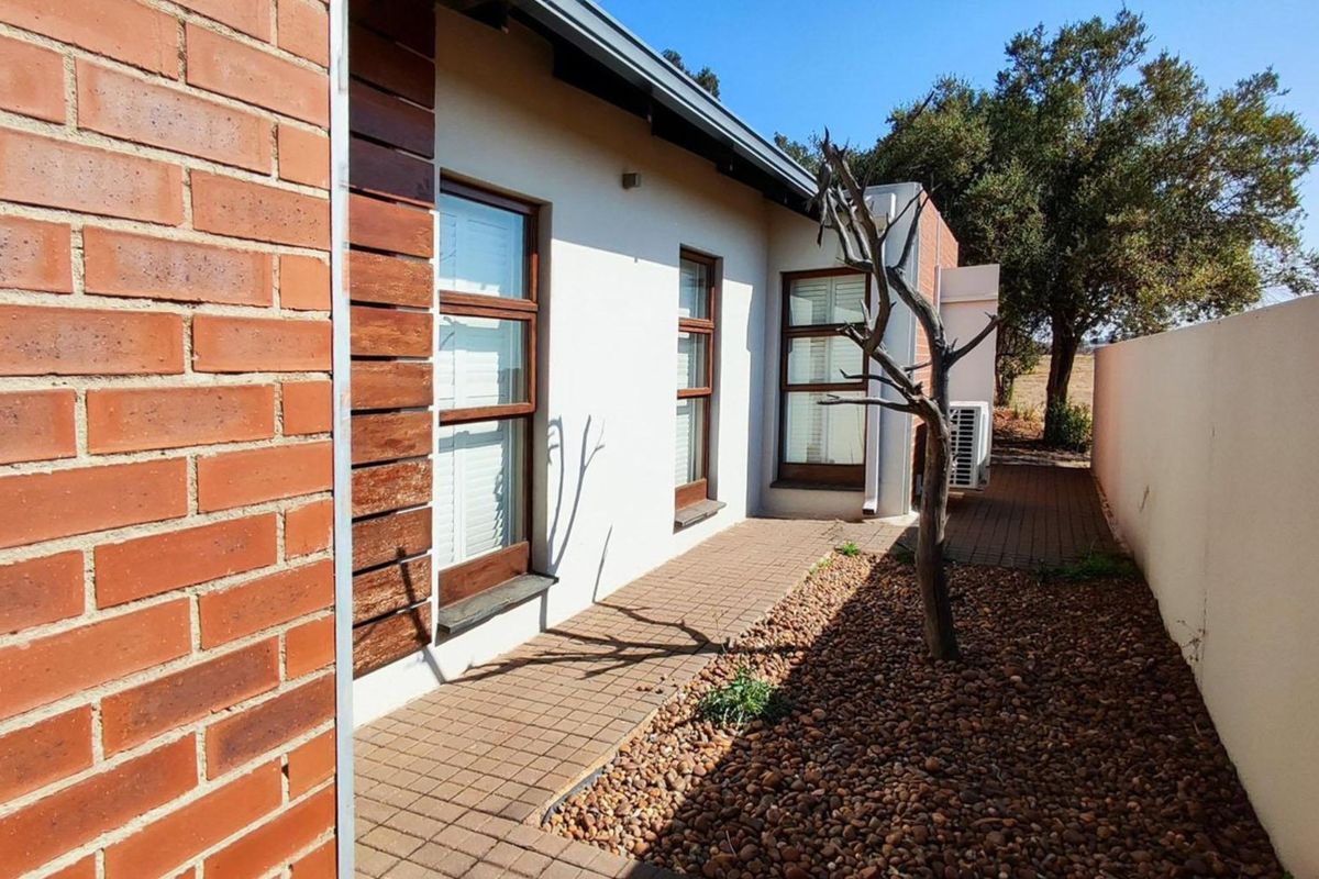 4 Bedroom House for Sale in Serengeti Lifestyle Estate - Photo 3