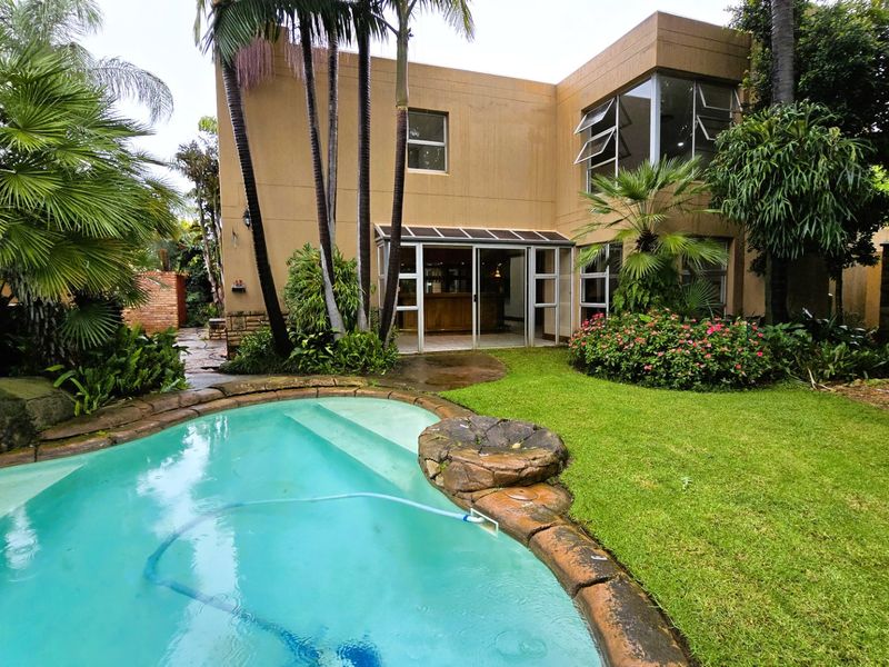 Spacious and Stylish 3-Bedroom Double Storey House with stunning garden and sparkling swimming pool For Sale in Brummeria, Pretoria East, Gauteng - Photo 9