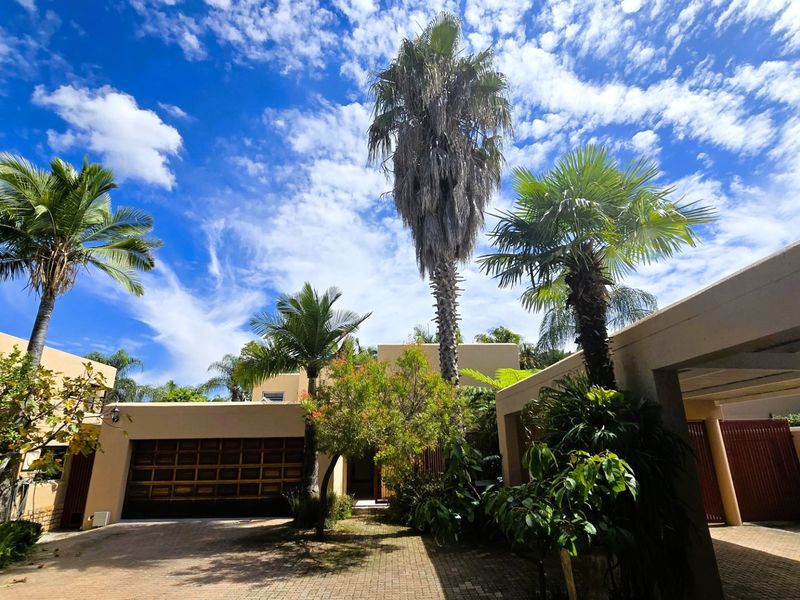 Spacious and Stylish 3-Bedroom Double Storey House with stunning garden and sparkling swimming pool For Sale in Brummeria, Pretoria East, Gauteng - Photo 2