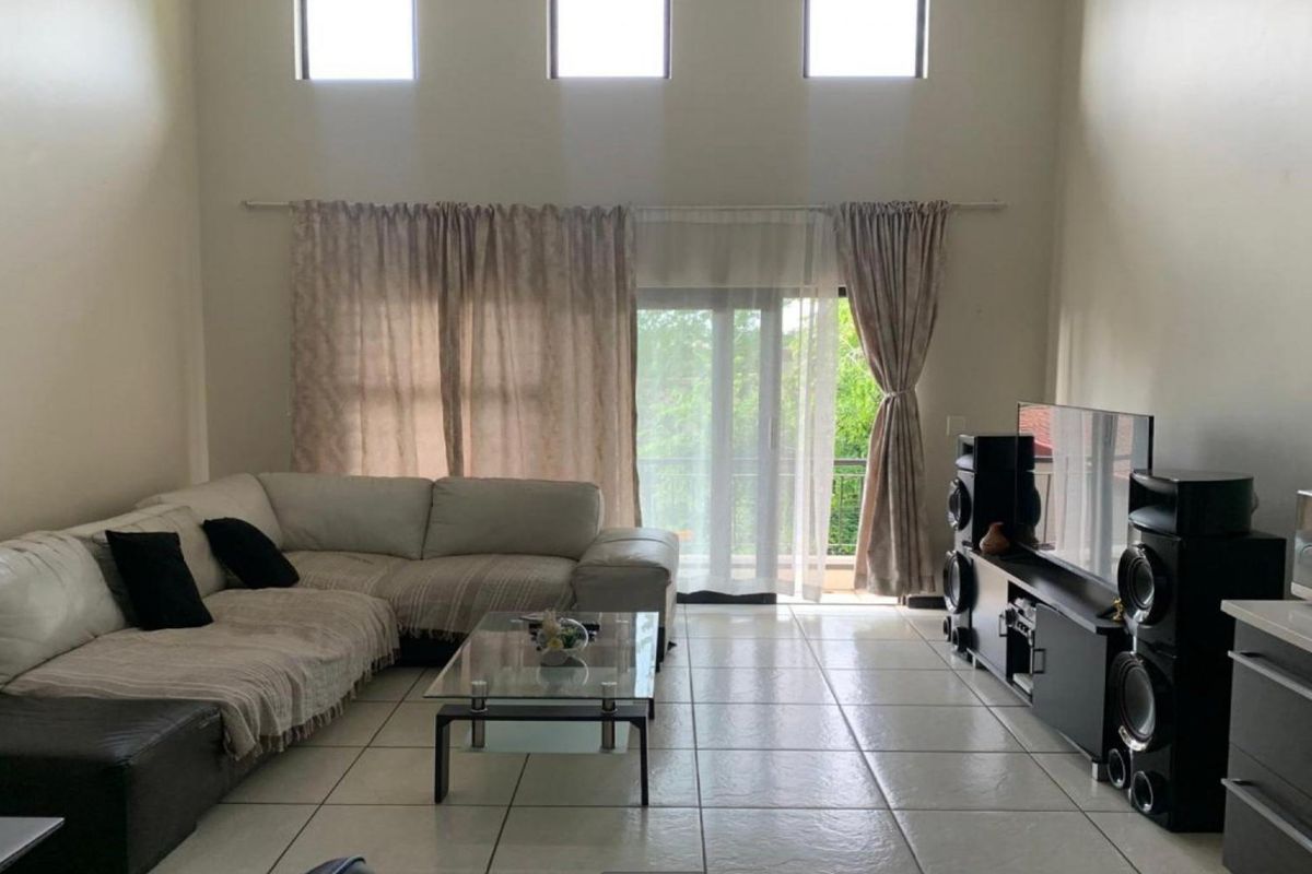 2 Bedroom Apartment For Sale in Douglasdale - Photo 3