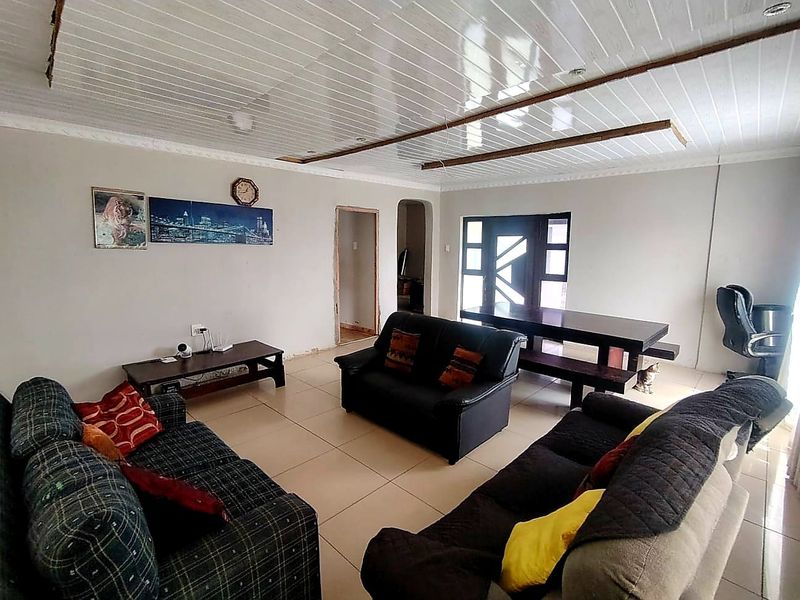 3 Bedroom House for Sale in Mdantsane NU 9 - Photo 2