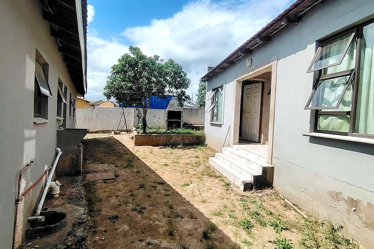 3 Bedroom House for Sale in Mdantsane NU 9 - Photo 3