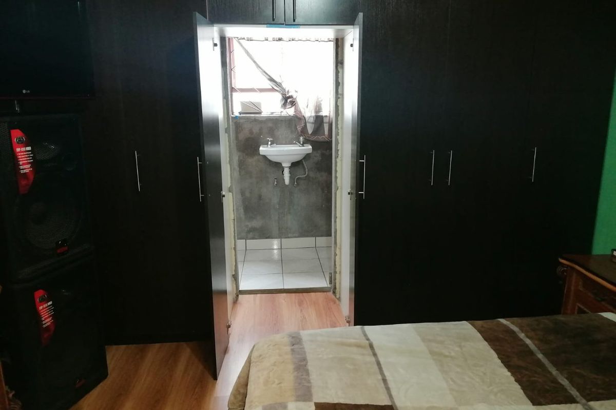 URGENT SALE – PRICED TO GO!  - Photo 4