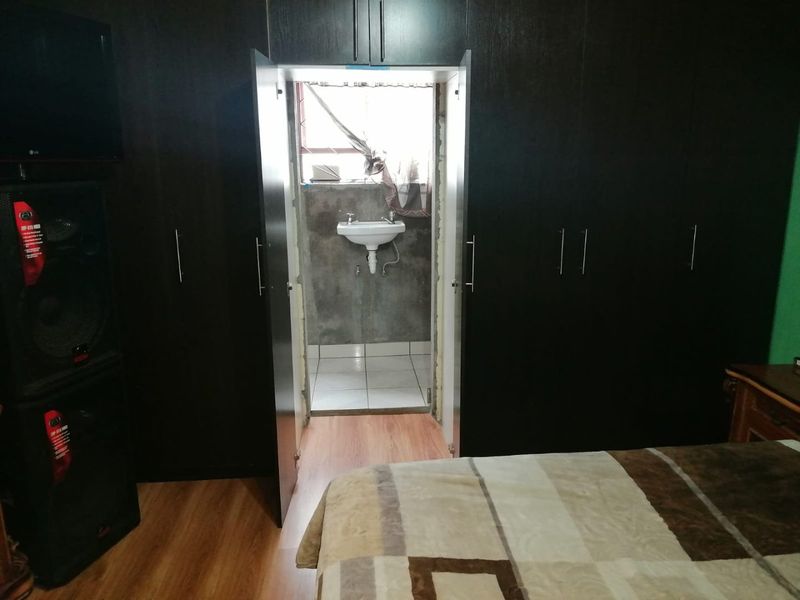 URGENT SALE – PRICED TO GO!  - Photo 4