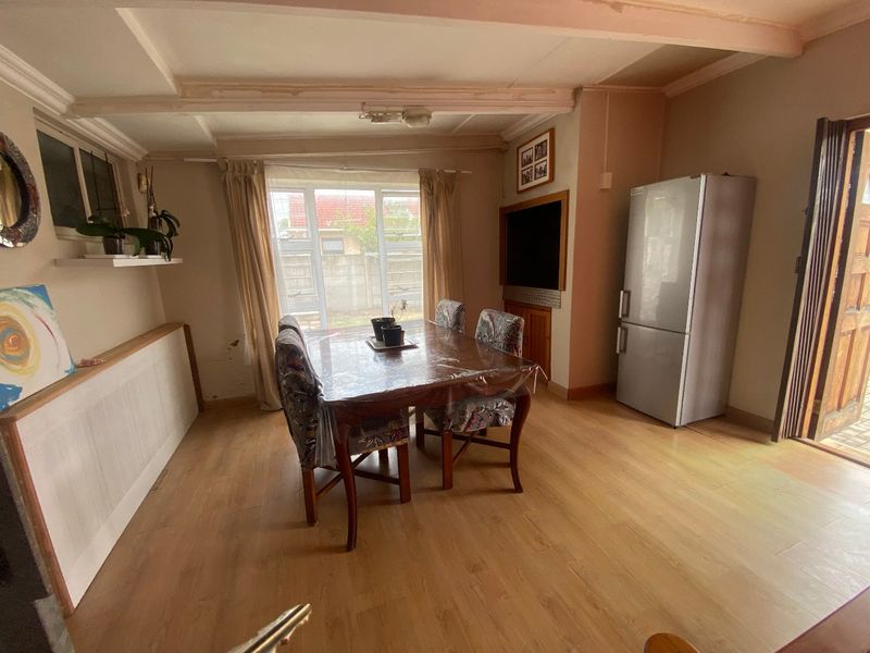 PPRA Registered : Gonubie’s Best Bargain!!! Incredible Value + Double Garage & Double Carport – Act Fast - Photo 5