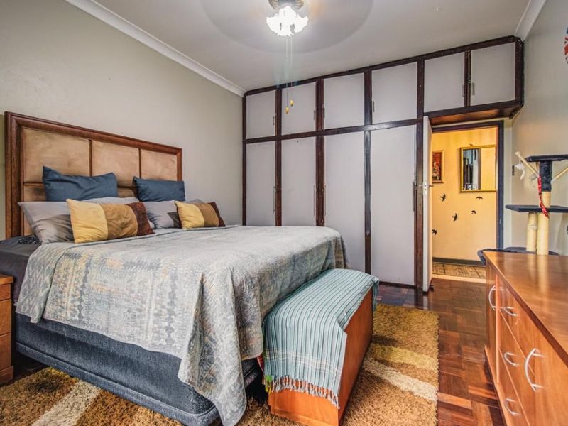 Stunning Family Home with Granny Cottage in Homestead - Photo 10